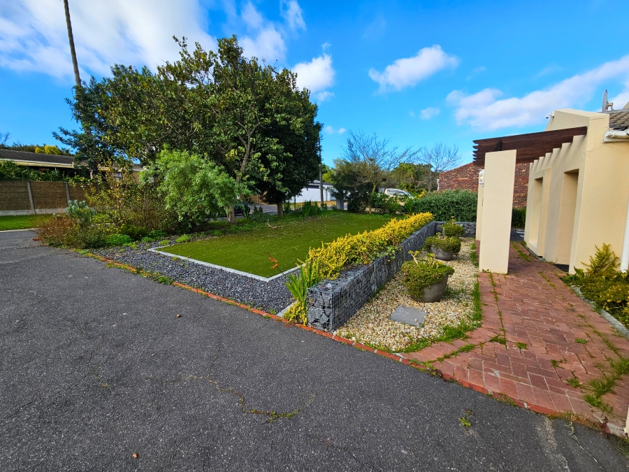 To Let 1 Bedroom Property for Rent in De Bron Western Cape